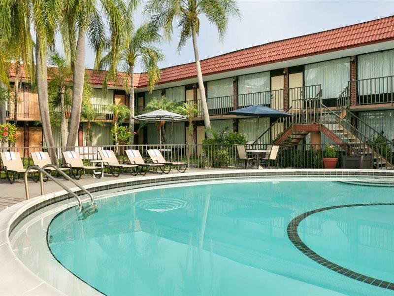 Days Inn By Wyndham Clearwater/Central Dış mekan fotoğraf