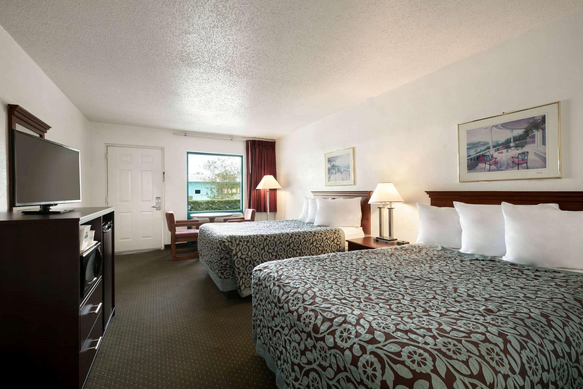 Days Inn By Wyndham Clearwater/Central Dış mekan fotoğraf