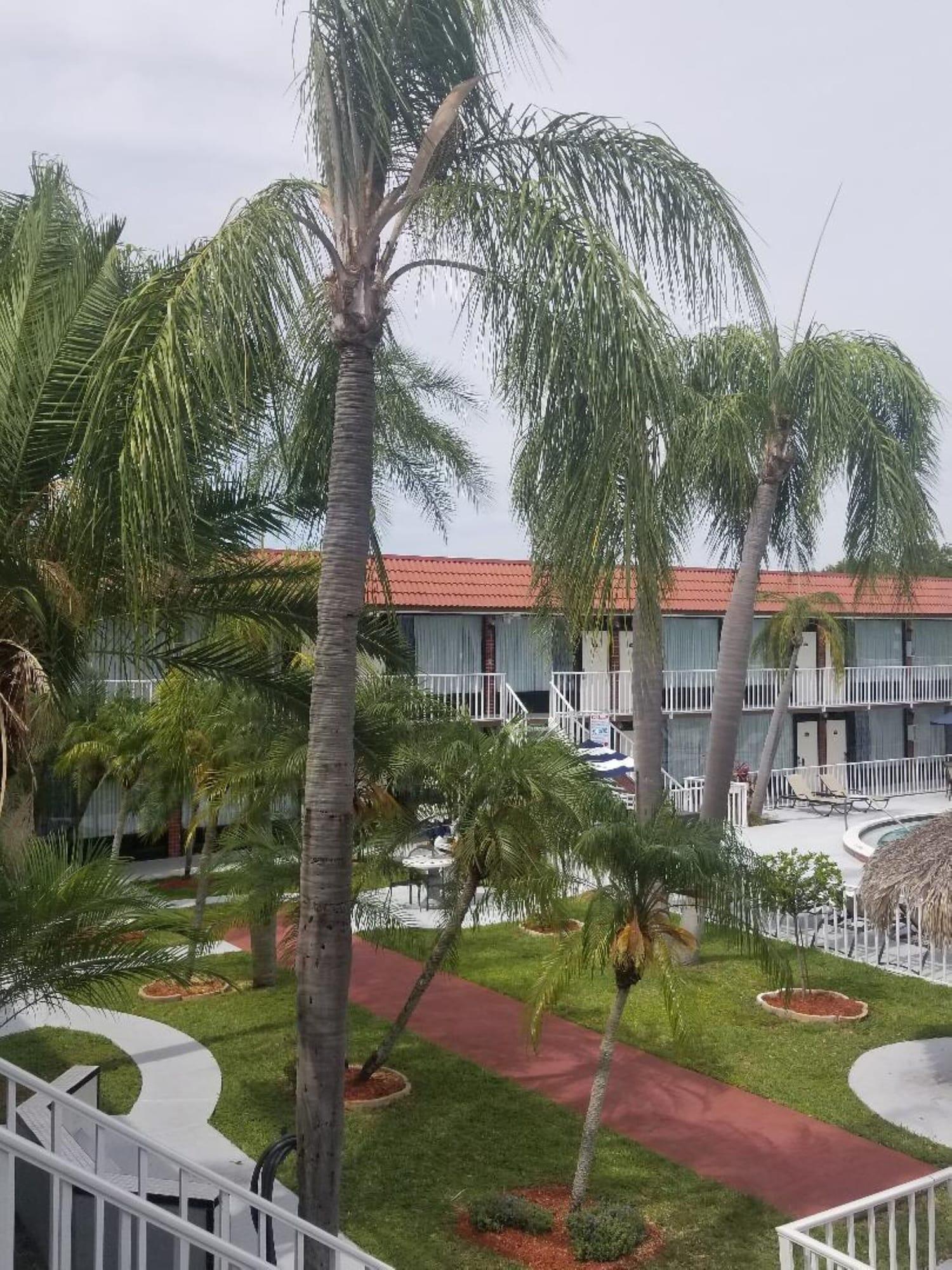 Days Inn By Wyndham Clearwater/Central Dış mekan fotoğraf