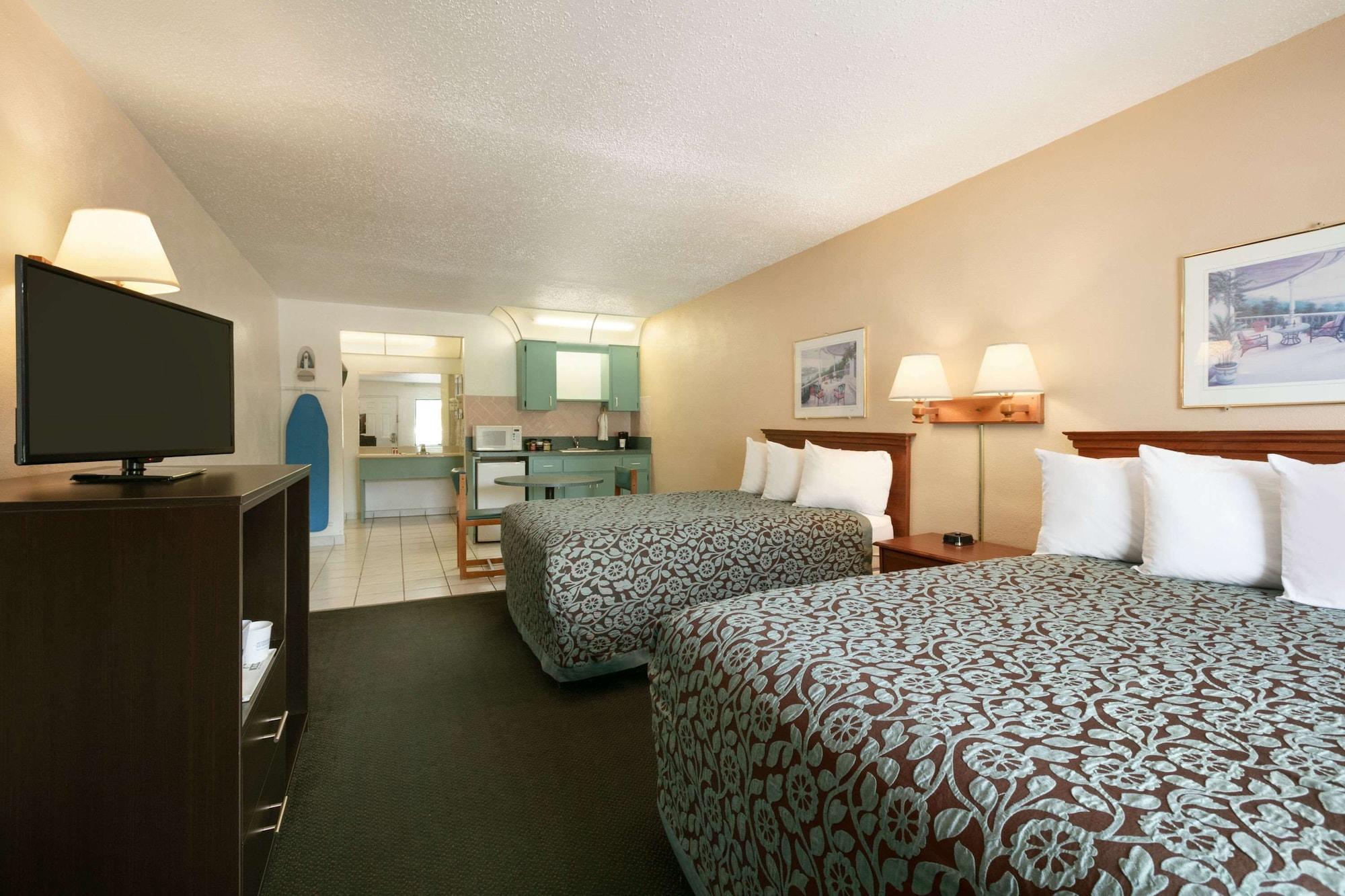Days Inn By Wyndham Clearwater/Central Dış mekan fotoğraf