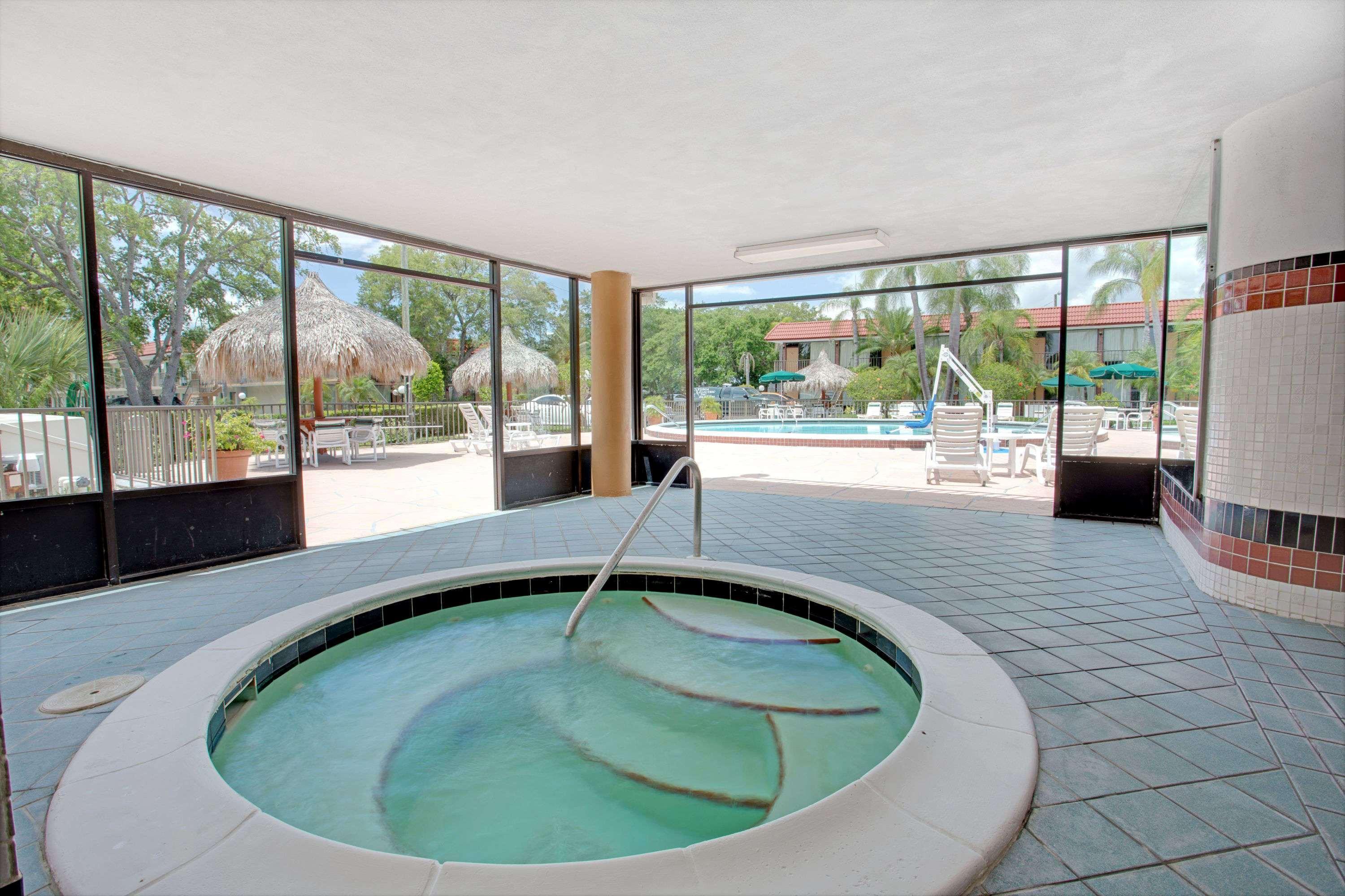 Days Inn By Wyndham Clearwater/Central Dış mekan fotoğraf
