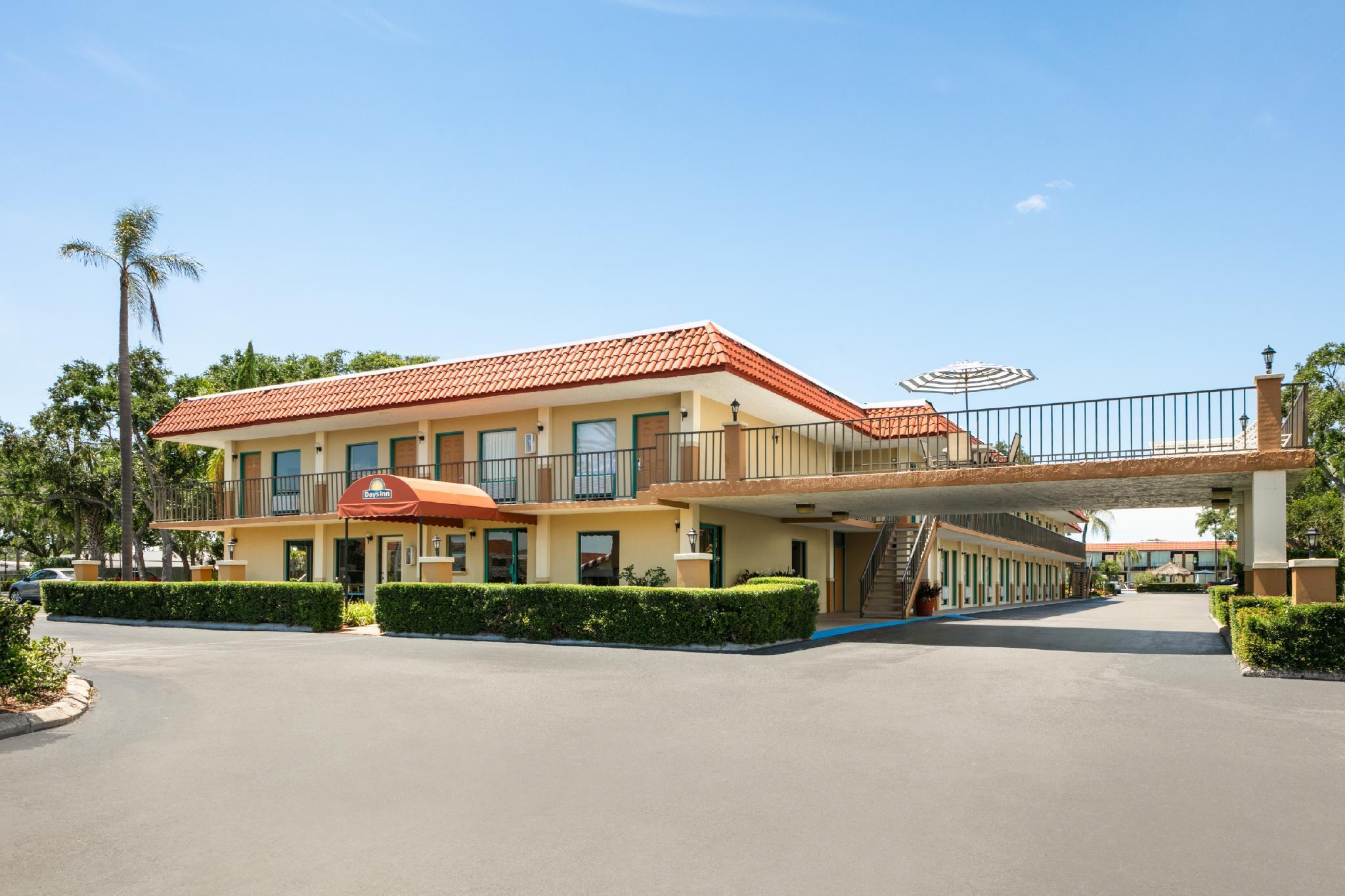 Days Inn By Wyndham Clearwater/Central Dış mekan fotoğraf